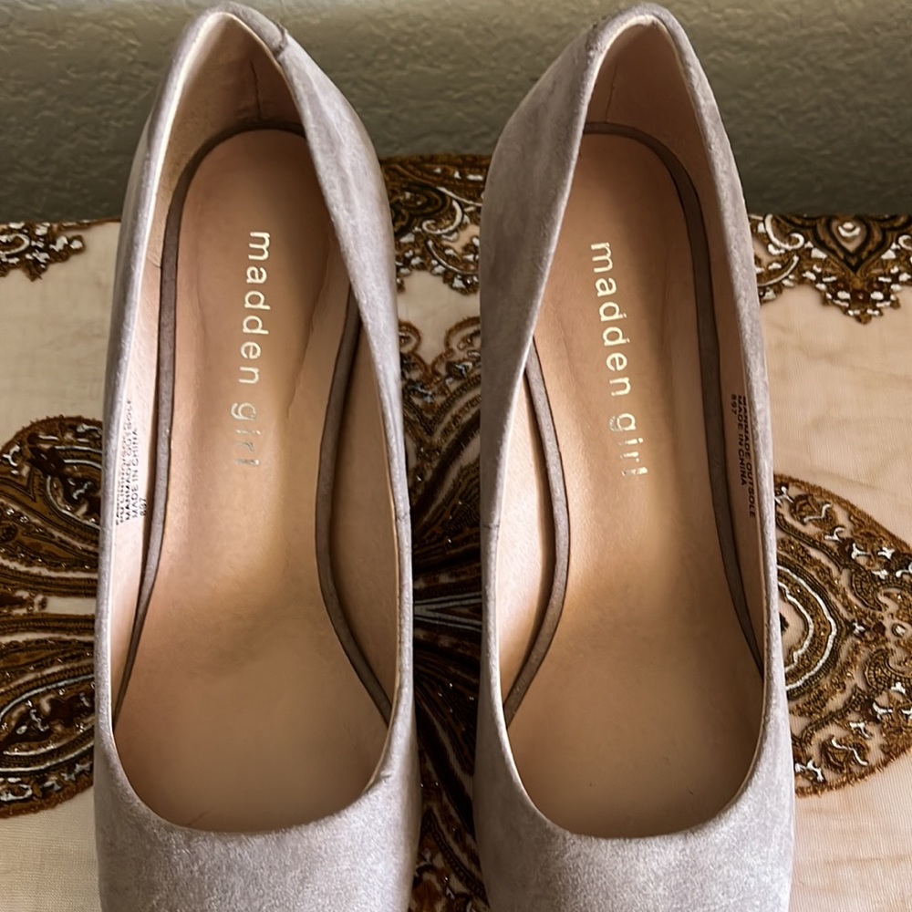Madden Girl Tan Faux Suede Pumps - Picture 4 of 9
